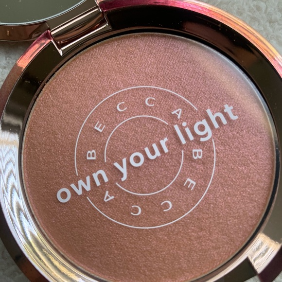 Becca Own Your Light Shimmer Skin Perfector - Picture 6 of 6